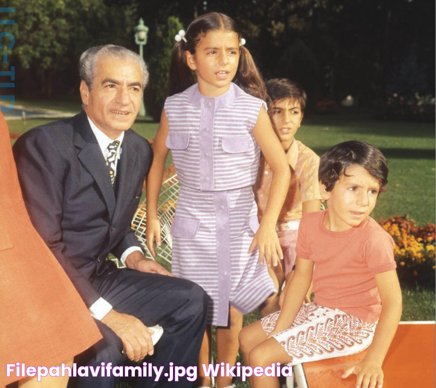 FilePahlavifamily.jpg Wikipedia